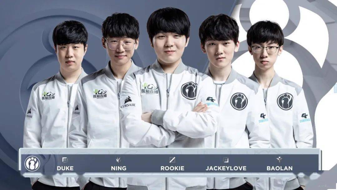 伴随着她的 伴随着她的